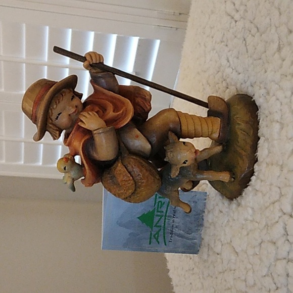 JUAN FERRANDIZ Anri "Spreading the world" 6 inch 1978 wood carving, no box - Picture 1 of 1